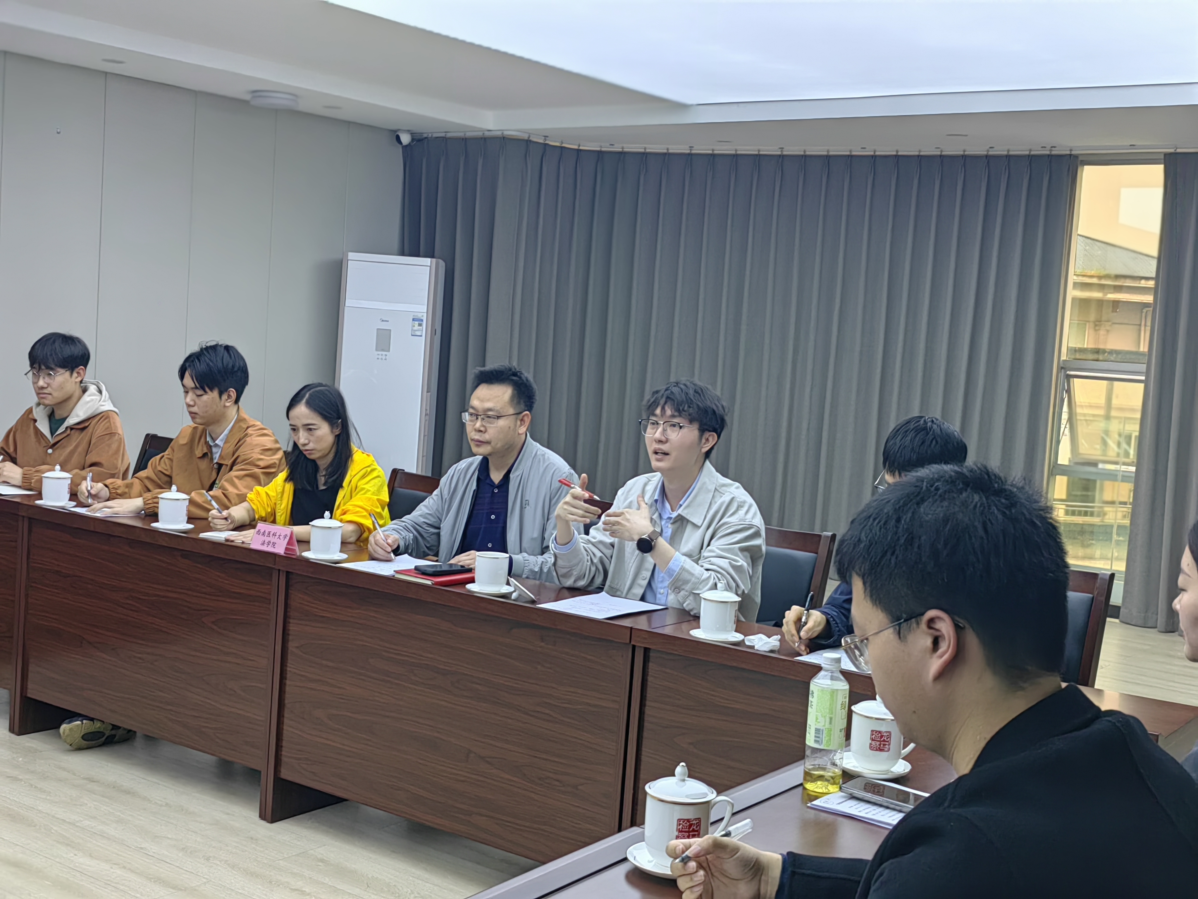 图3  bevictor伟德官网青年师生代表分享心得.jpg